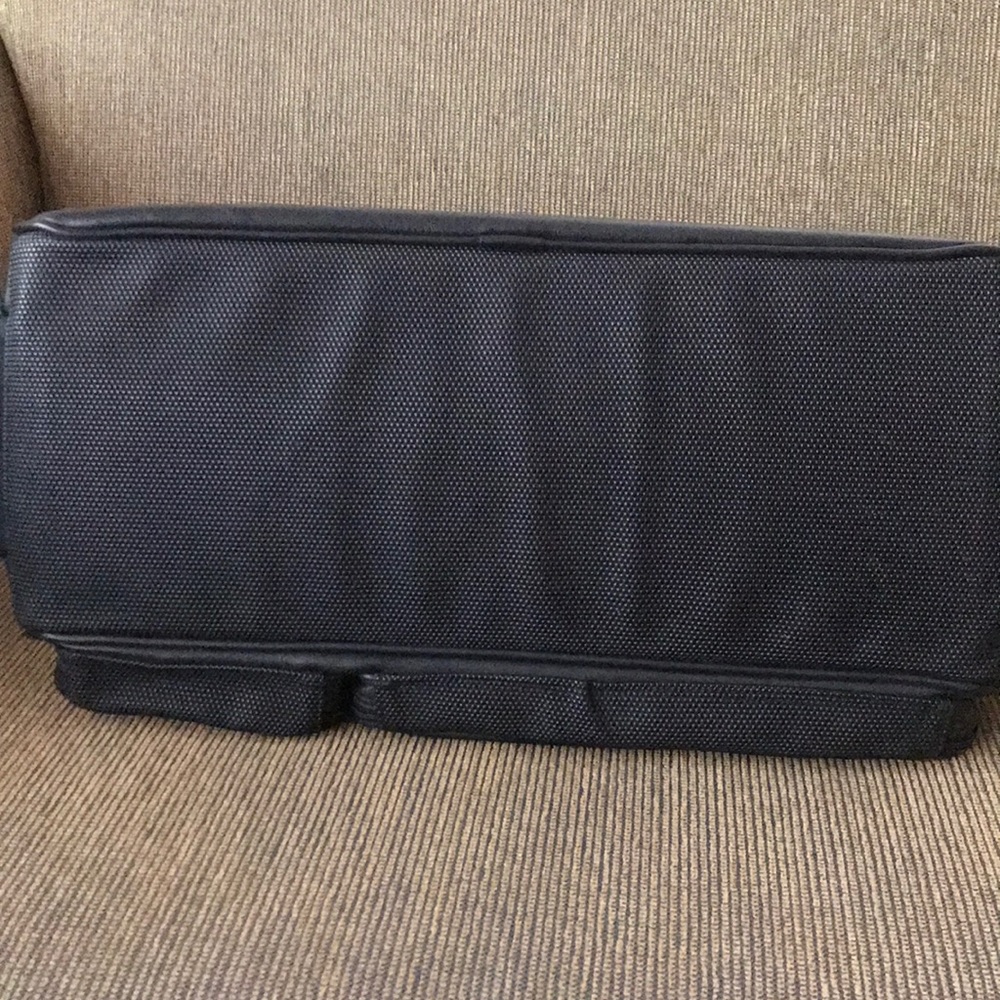 Leather case logic - Picture 7 of 9